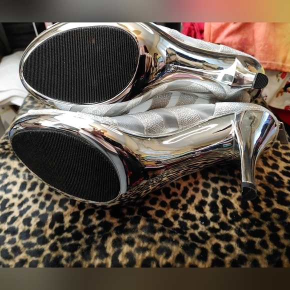 NEW STYLISH SILVER GLITTER/SHEER HEELS SHOES SIZE 12 - Picture 14 of 16
